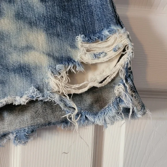 𝅺CUSTOM made Distressed Shorts - Picture 2 of 8